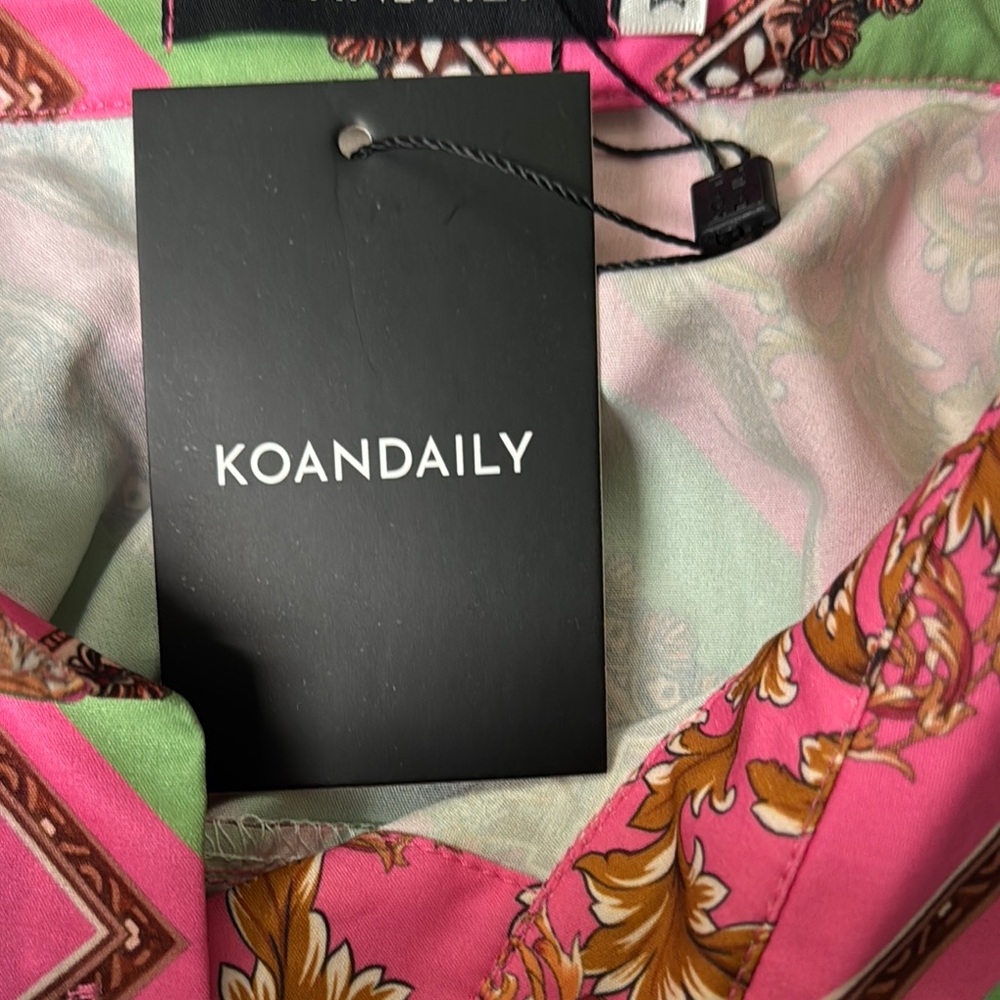 Koandaily Vibrant Scarf Print Blouse Size XL - Picture 11 of 13